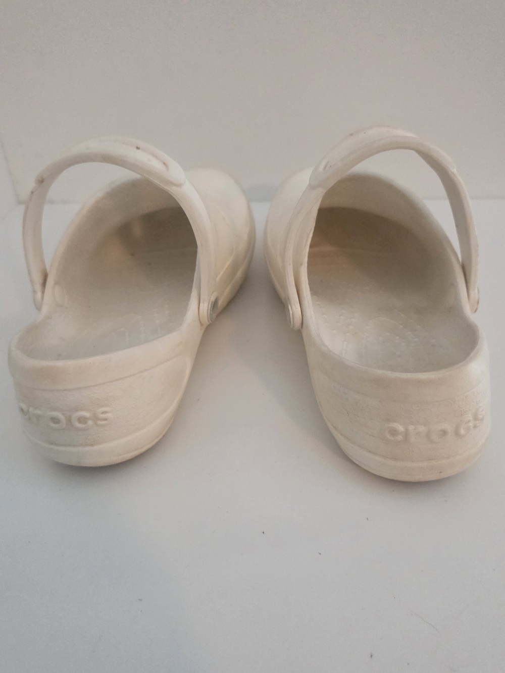 White/Cream Crocs Classic Clog Sandals Size 6